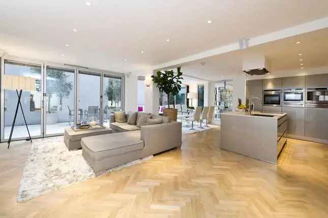 Flat for sale in Oxford Gardens, London W10