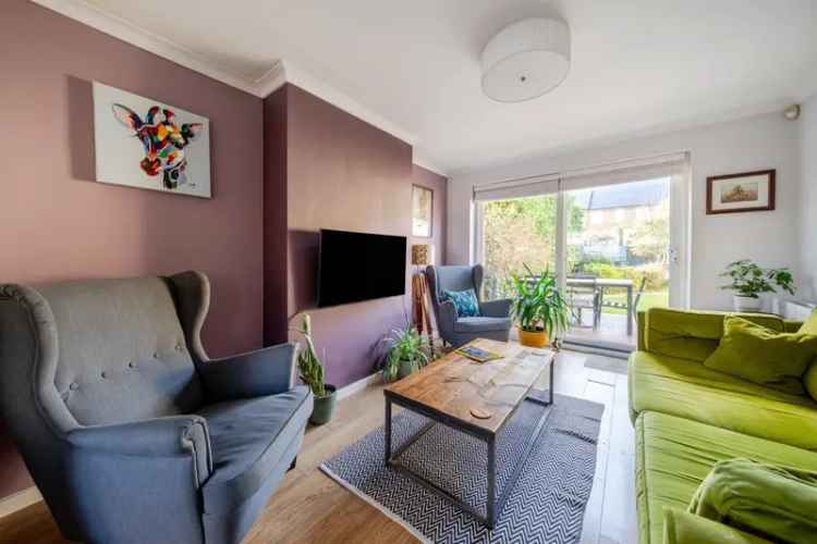3 Bedroom Semi-Detached House with Garden and Garage