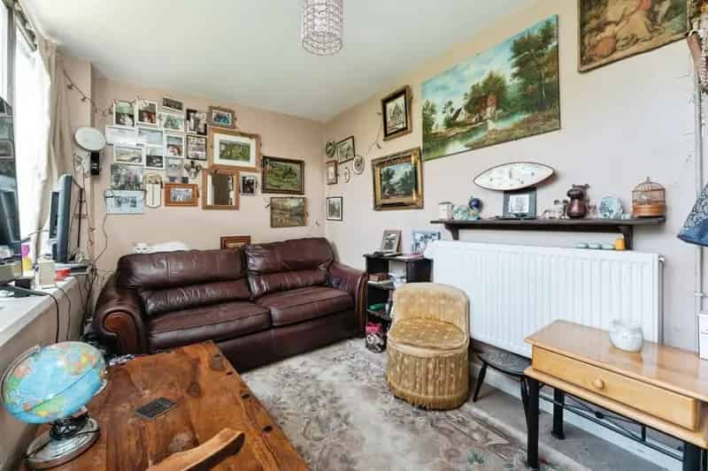 Spacious 4-Bed Detached Bungalow - Modernisation Needed