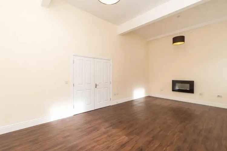 4 Bedroom 3 Bathroom House Near Gloucester Road