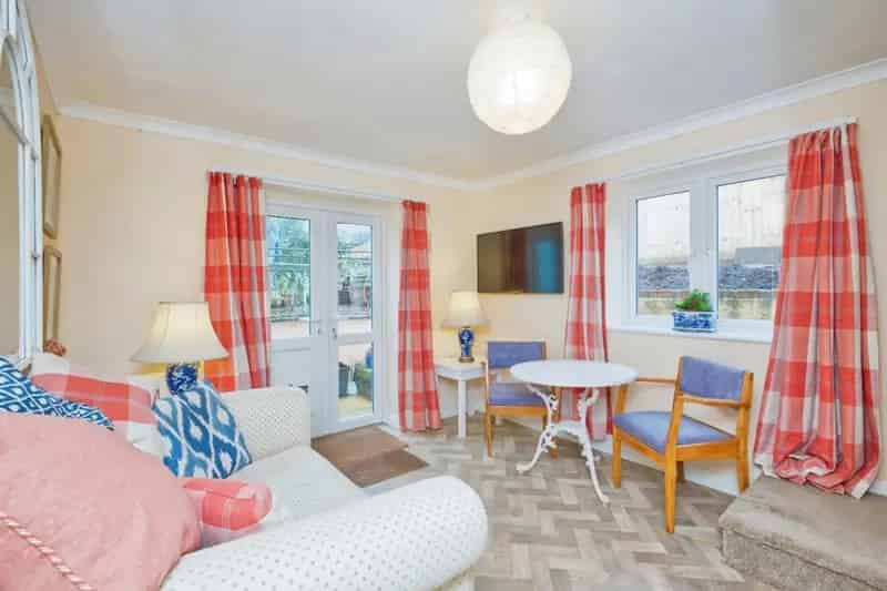 Attractive Refurbished Cottage Near Minehead Town Centre