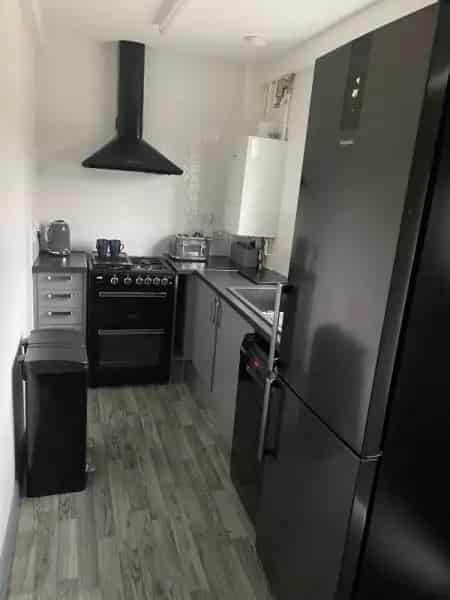 2 Bed Semi-Detached House Near Good Schools and Shops