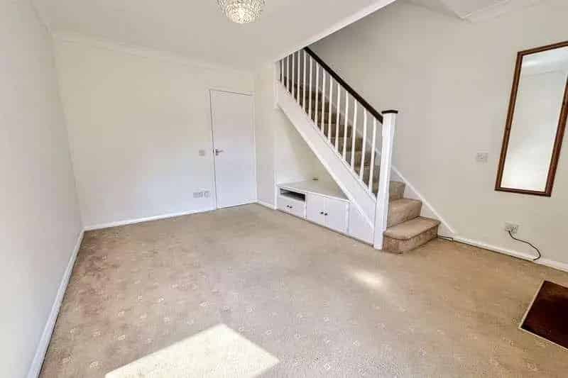 2 bed house for sale