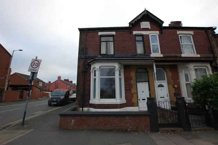 4 Bedroom End Terrace House Ashton-under-Lyne