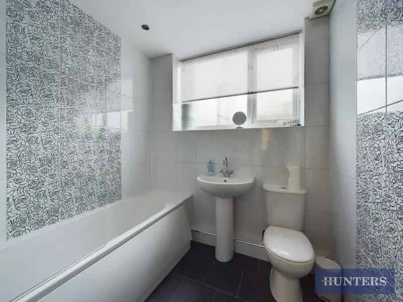 2 Bedroom Flat For Sale Filey