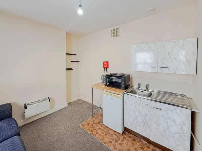 1 Bedroom HMO Furnished Studio Apartment