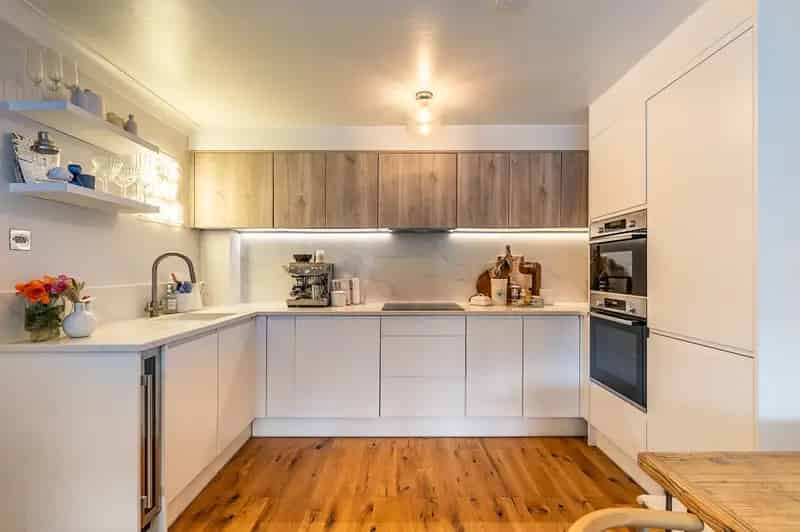 2 Bedroom Flat for Sale in Clapham Old Town
