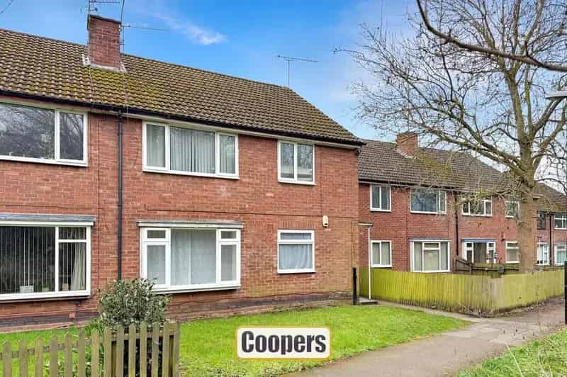 2 Bedroom Ground Floor Maisonette for Sale