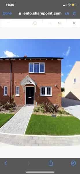 2 Double Bedroom House with Garden and Parking