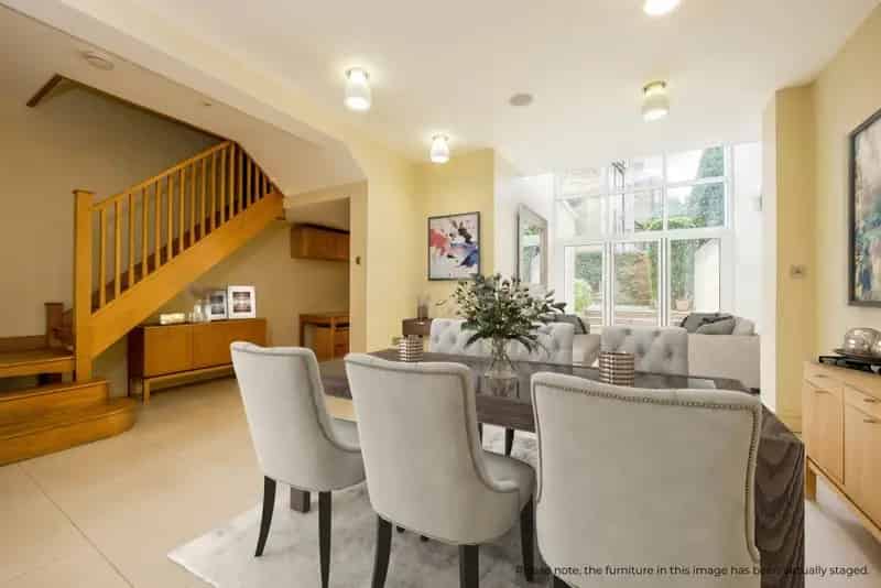 5 Bedroom Townhouse for Rent in Richmond Hill