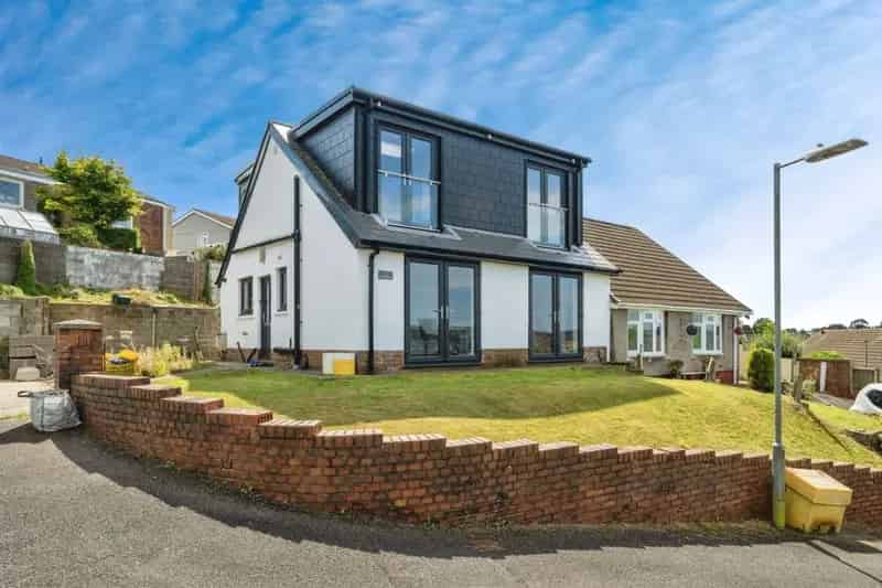 3 bedroom detached house