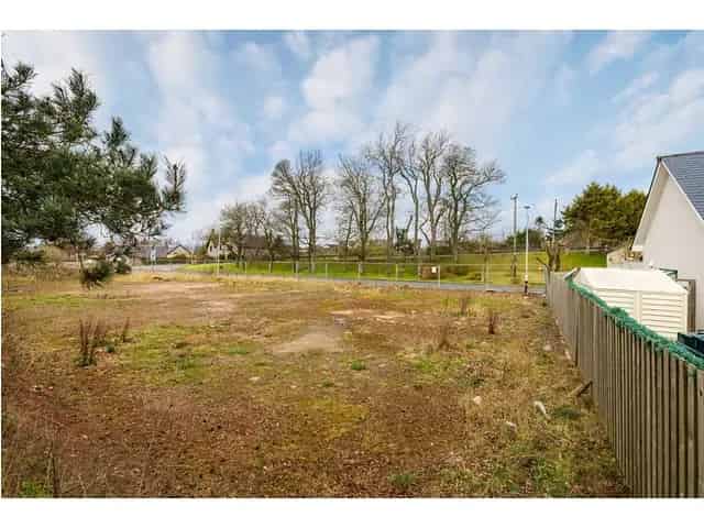 Plot for Sale: 3-Bedroom Bungalow Planning Permission