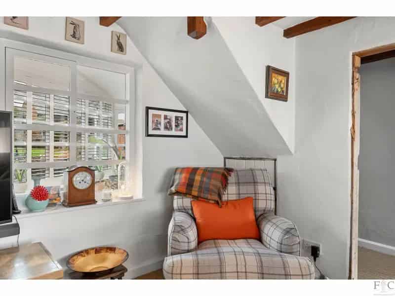 4 Bedroom Detached Cottage Great Glen Grade II Listed
