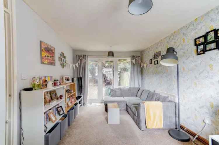 1 Bedroom Ground Floor Flat For Sale No Onward Chain