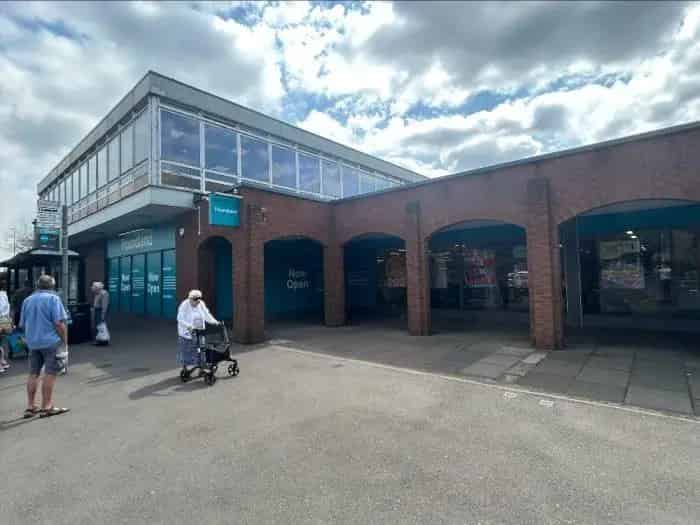 Town Centre Retail Unit with Rear Loading and Staff Parking