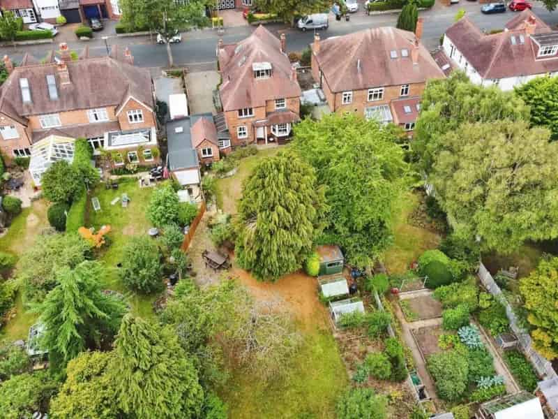 4 bedroom House
 For Sale