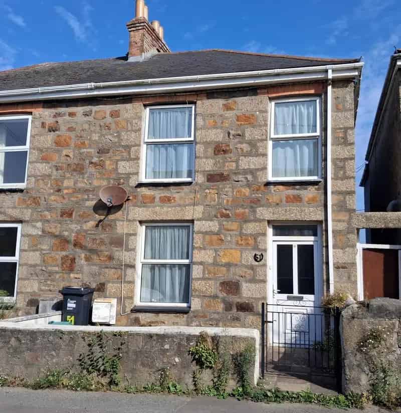 4 Bedroom Victorian House to Rent in Hayle