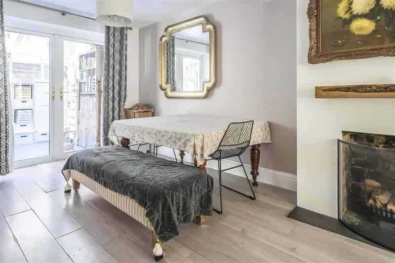 3 Bedroom House in Friars Walk Tring Close to Amenities