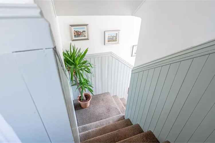 3 Bed Flat First Floor 1 Reception Room