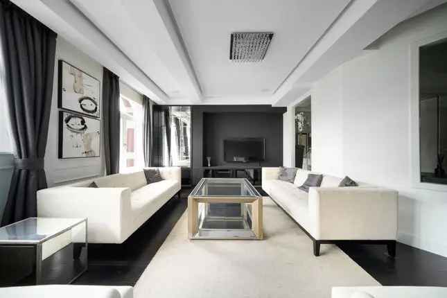 Flat for sale in Queen's Gate, South Kensington, London SW7, United Kingdom