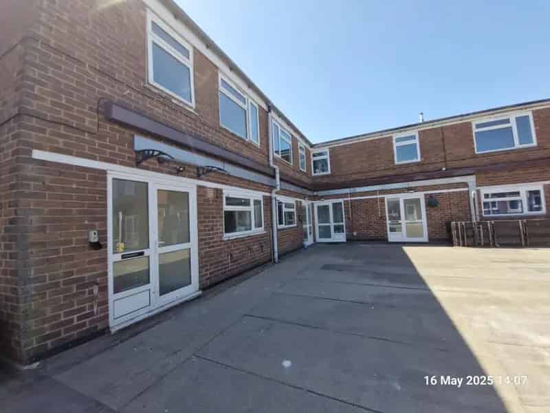 2 Bedroom Duplex Flat to Let