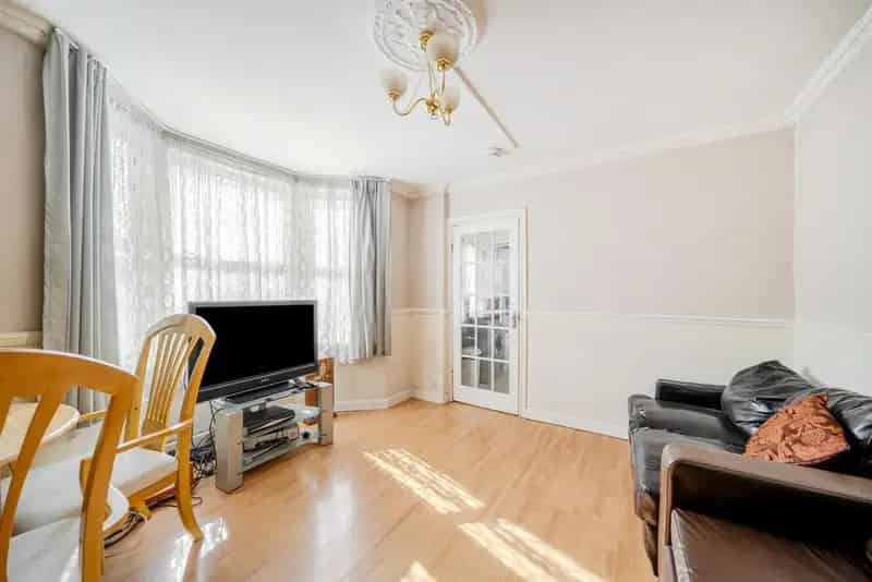 Two Bedroom Period Conversion with Private Garden