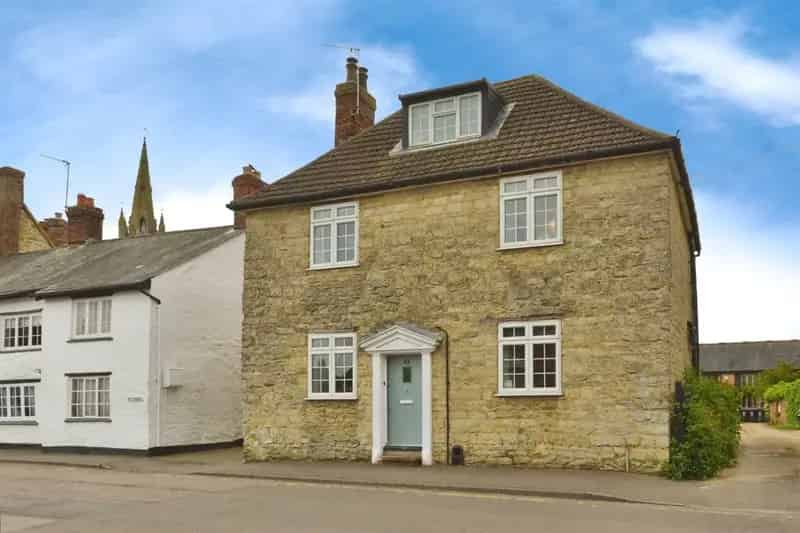 5 Bedroom Detached Home with Annex in Hanslope