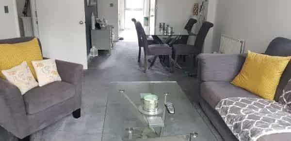 Large 2 Double Bed Flat Near Olympic Park and Westfield