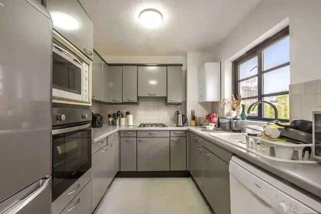 Property to rent in Lovegrove Walk, Blackwall E14