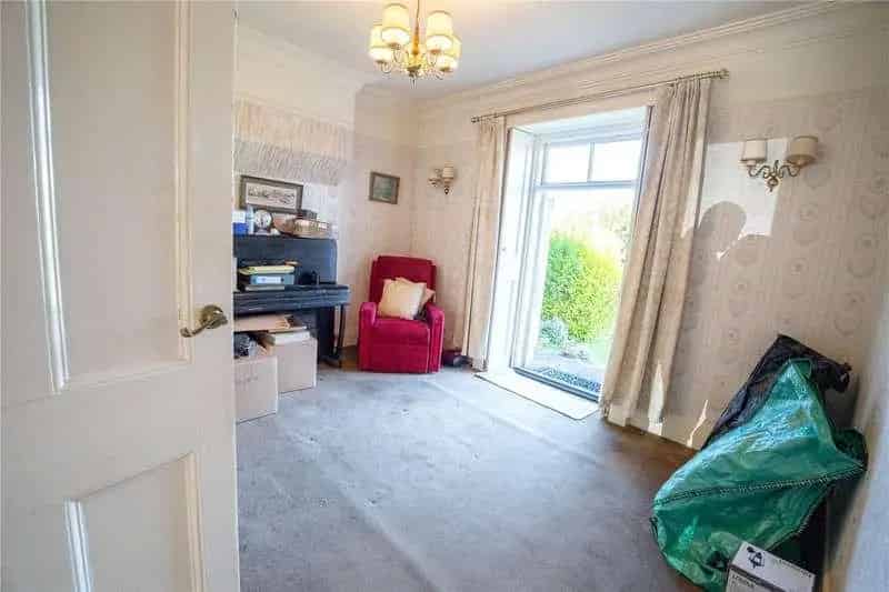 7 bed house for sale