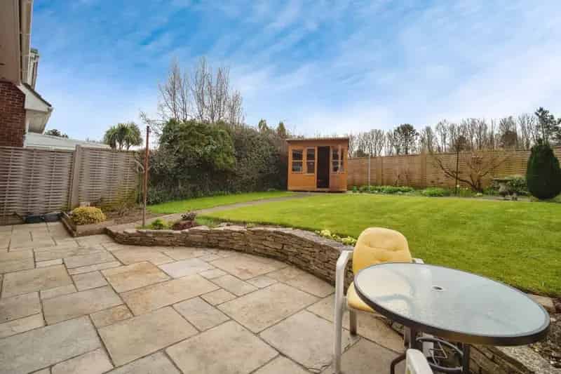 Family Home Romulus Close Four Bedrooms Garden Garage