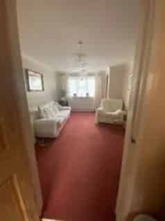 2 Bedroom Terraced House Near Transport and Green Space