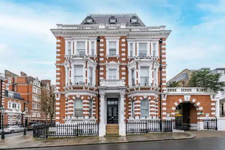 3 Bedroom Flat to Rent in Kensington