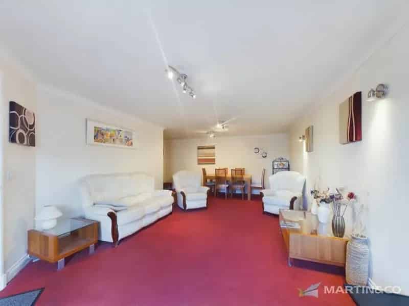 2 Bedroom Apartment near St Annes Beach For Sale