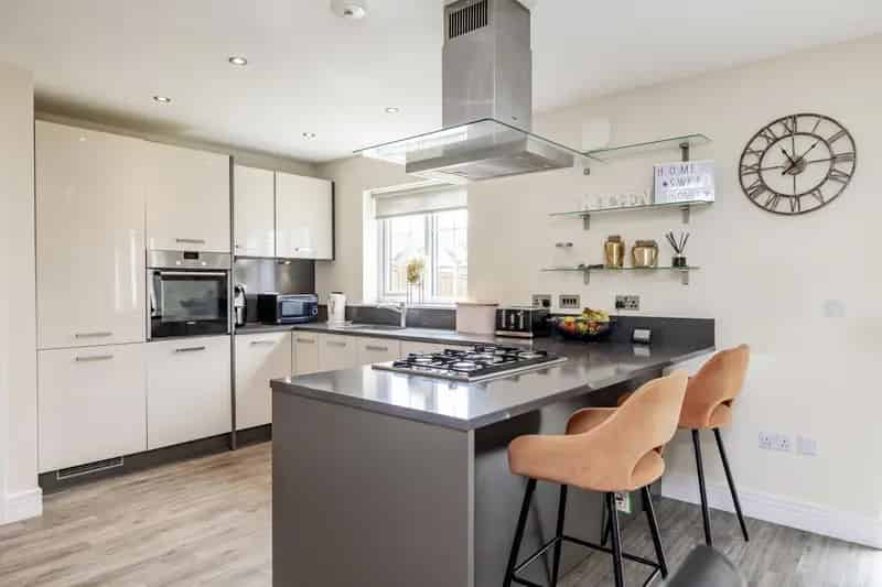 5 Bedroom Detached Home in Balgownie Gate Bridge of Don