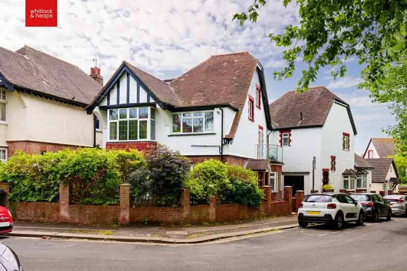 1 Bedroom Ground Floor Flat for Sale