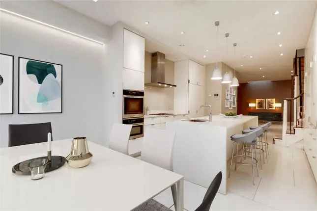 3 Double Bedroom House for Sale in Knightsbridge SW7