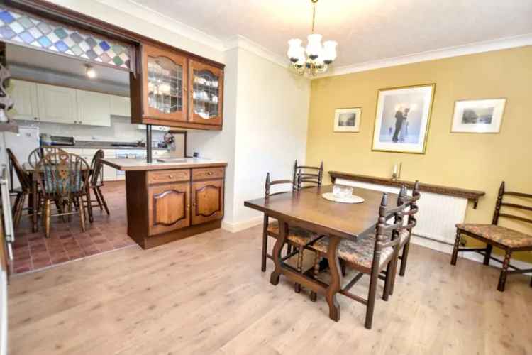 3 Bedroom Bungalow with Garden and Double Garage