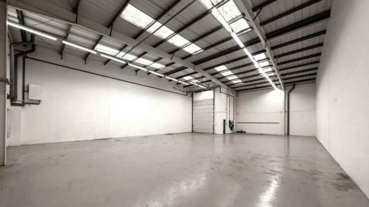 Industrial For Rent in Slough, England