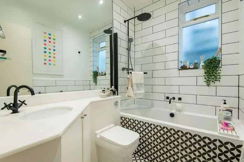 3 Bed Flat for Sale - 1350 Sq Ft Garden Apartment