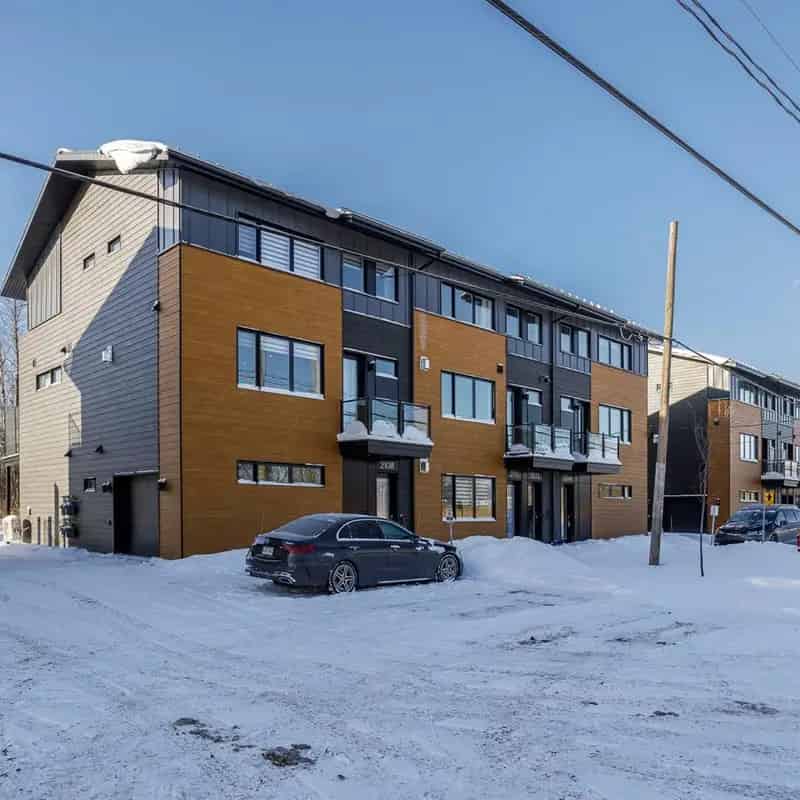 1811 sq ft 3-Bedroom Condo for Sale Near Downtown Magog