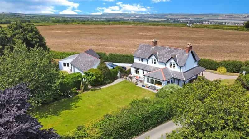 5 Bedroom Detached House for Sale Roundswell Barnstaple