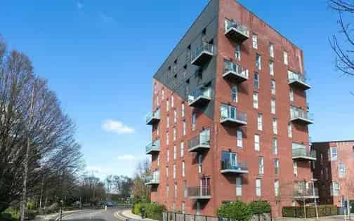 2 Bedroom Flat London Near Stanmore Station