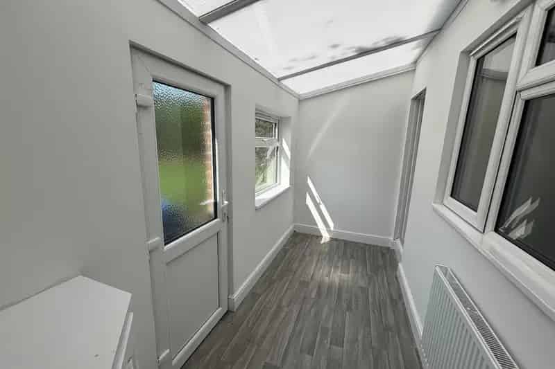 Immaculately Presented Bungalow with Garden and Parking