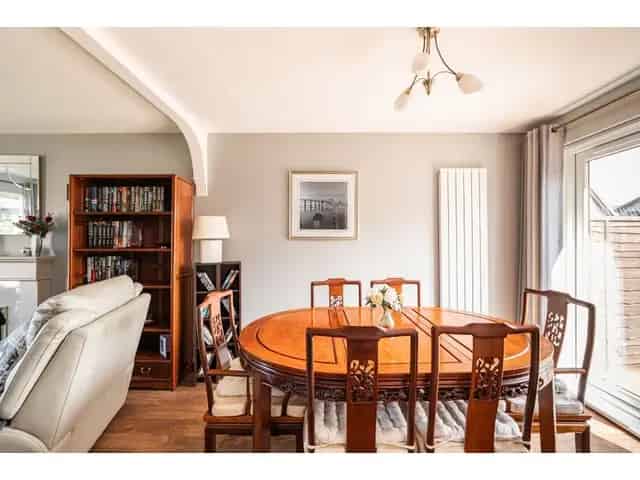 3 Bedroom Detached House for Sale in Livingston