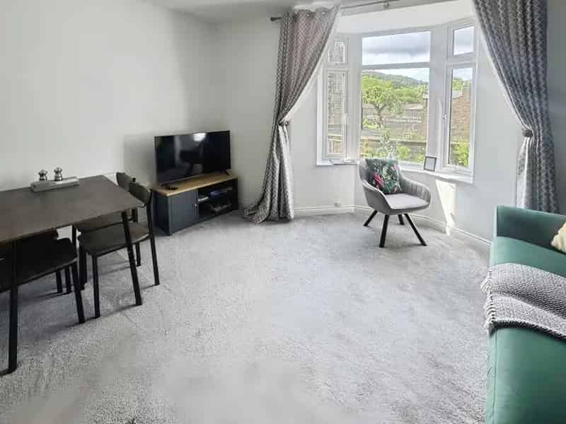 3 Bedroom Flat for Sale Mytholmroyd West Yorkshire HX7