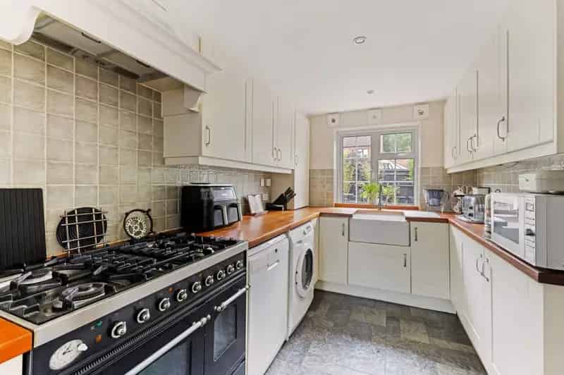 4 Bedroom Semi Detached House for Sale in Penn Village