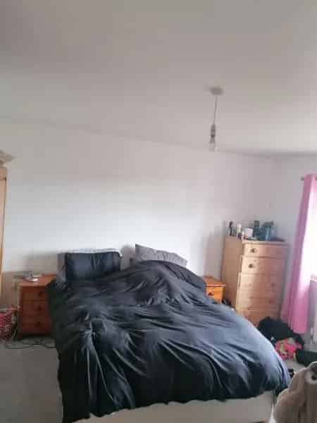 2 Bed Maisonette Near Shops and Buses