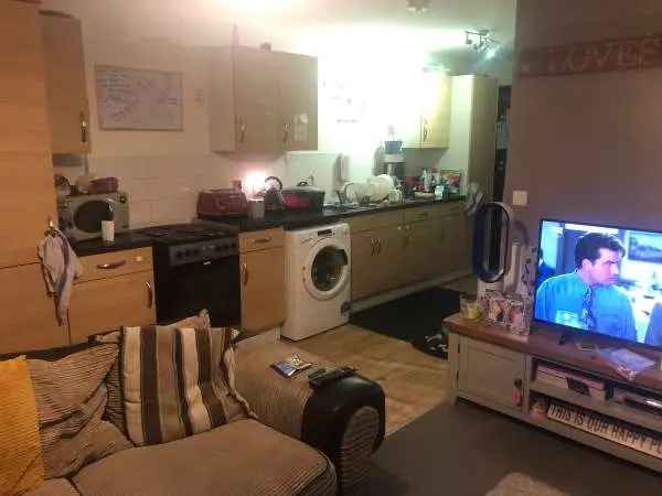 Flat For Rent in Folkestone and Hythe District, England