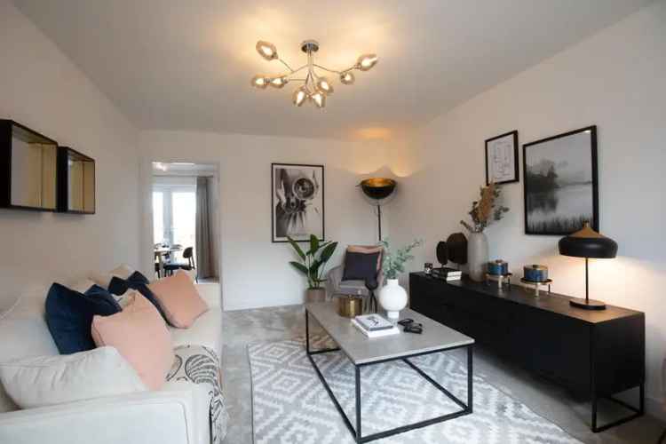 4 Bedroom Detached House for Sale - Move In This Summer